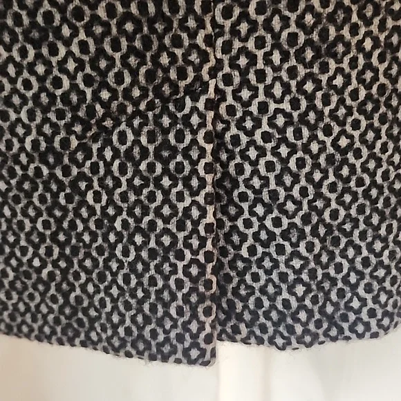 Yves St. Laurent Black and White Patterned Wool Pencil Skirt - Picture 7 of 15